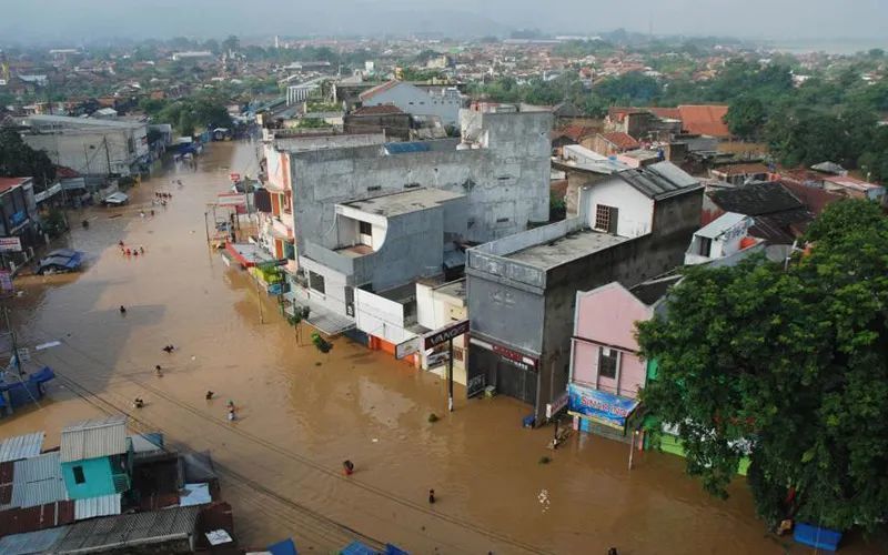 天佑郑州,诗人同在-各地诗词家用诗词声援灾区