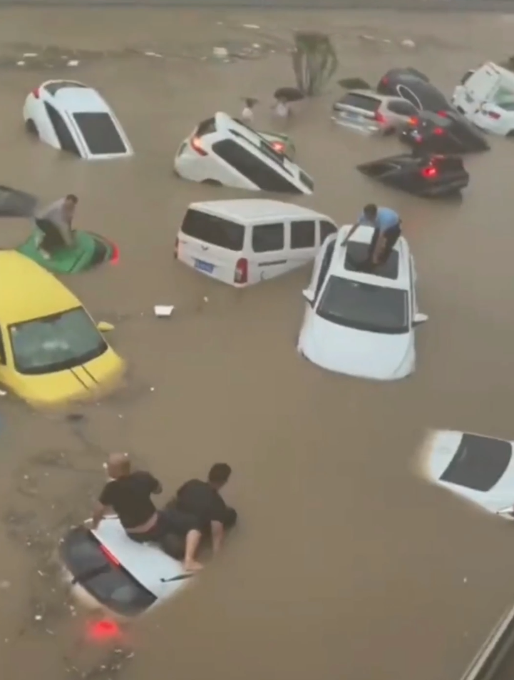 痛心！河南洪水泡坏几万辆车，大批泡水车或流入二手市场