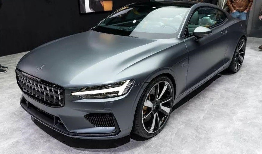 这款国产高性能“跑车”，配电动四驱，4.2秒破百，比A7帅