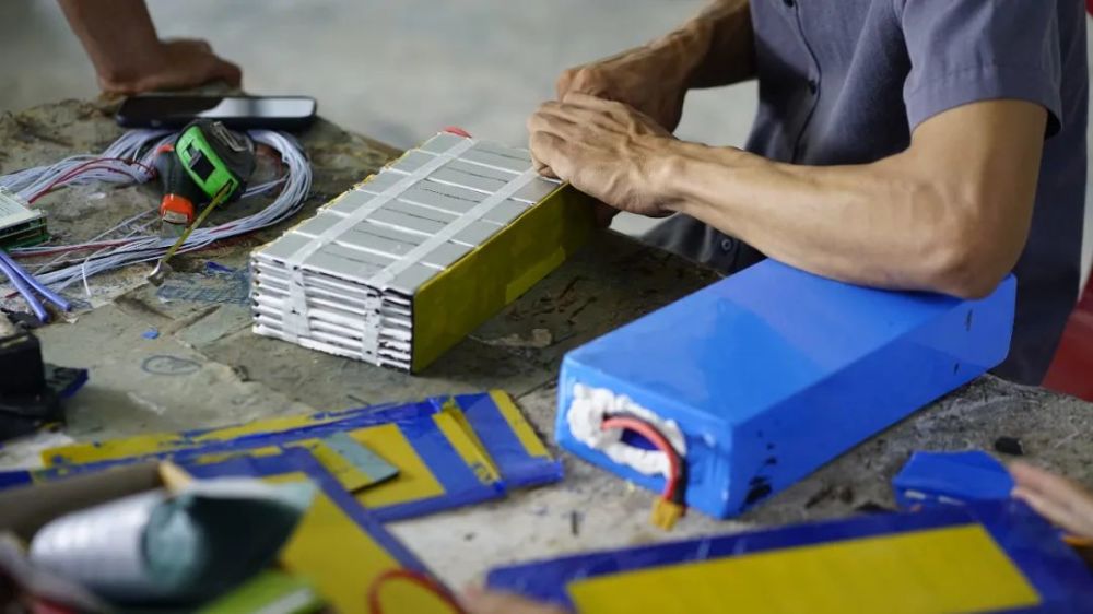 你的电动自行车电池，可能是从新能源汽车上退役下来的……