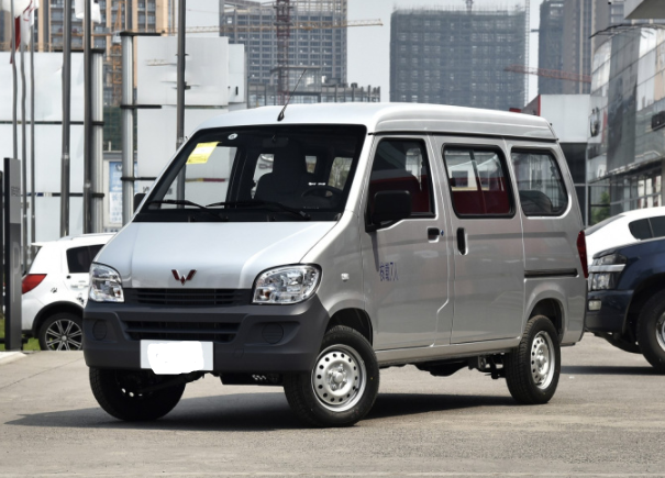 五菱汽车之光怎么样？提车2020款实用型，这几点还不错