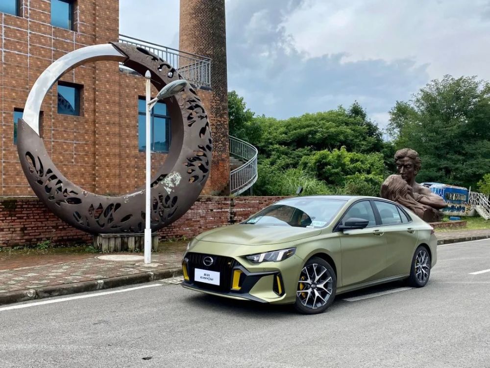 赛道试驾传祺影豹：十万搞定，大喊思域是谁？