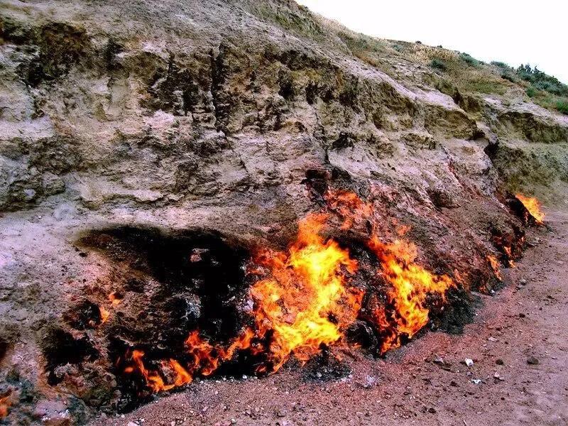 每年损失超10亿贺兰山的煤自燃300年现在的技术为何不能灭