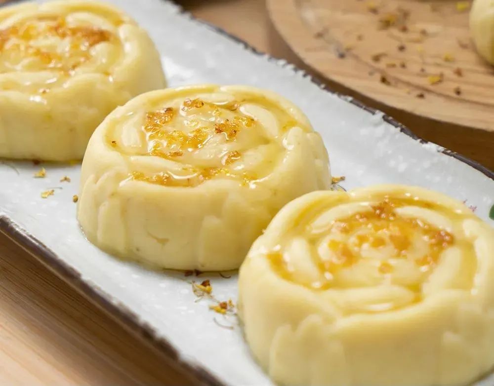 今日大暑,来一块莲子糕!