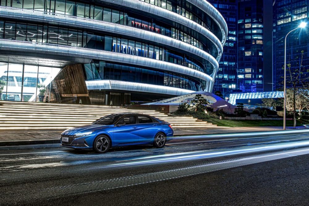 第七代伊兰特VS轩逸，谁才是年轻人的“心头好”？