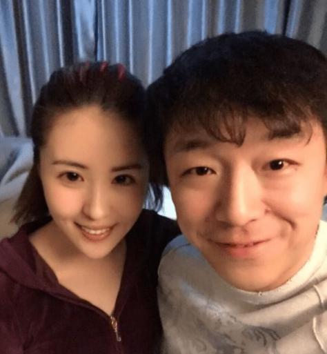 不少人拿关思慧和赵本山的女儿球球对比,网友的评价可谓是达到一致