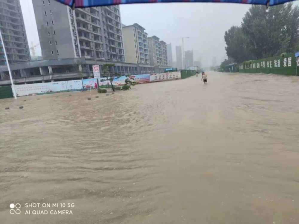 卫辉暴雨图片