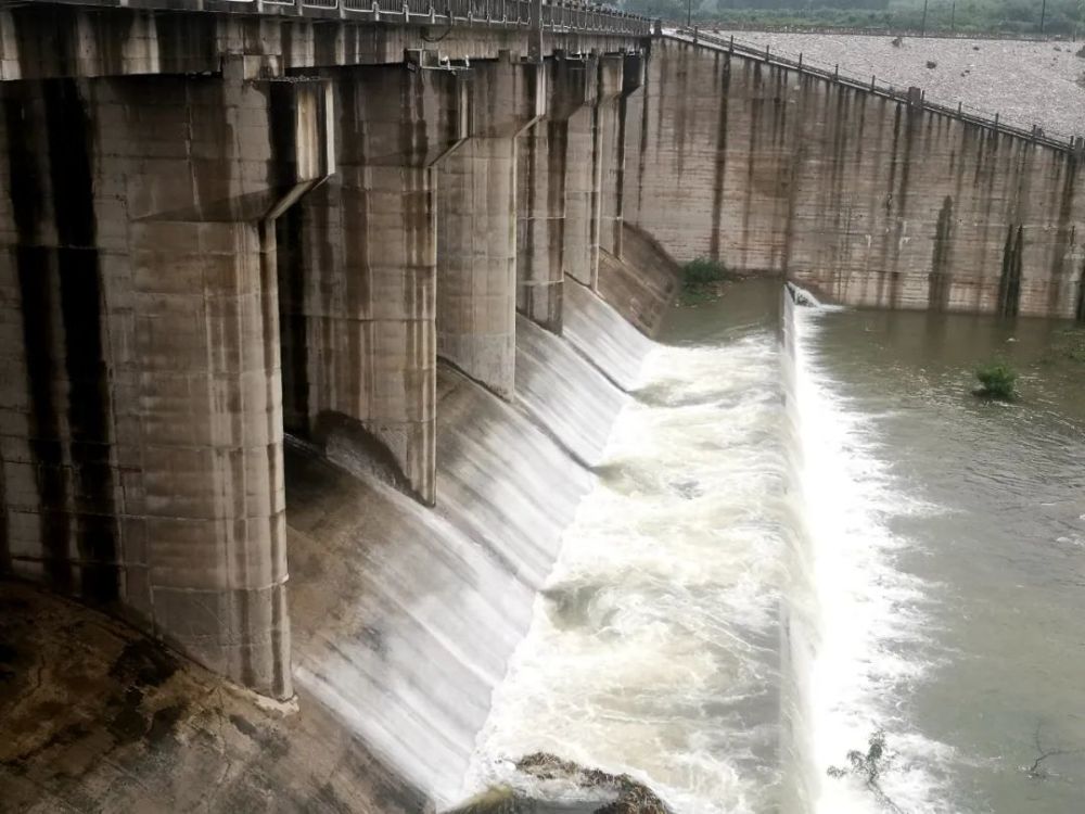 保定龙门水库泄水
