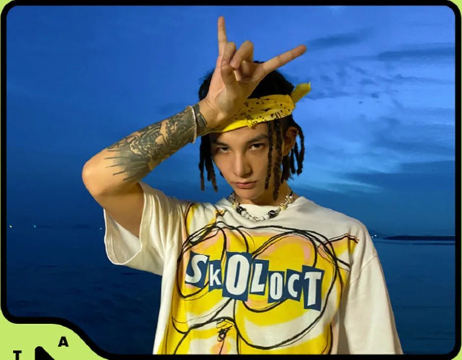 1997年出生于的孩子王,曾是说唱歌手vava的男友,代表作品有《a sad