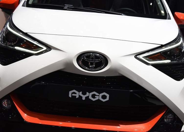 4万！丰田终于推出亲民车，比奔驰Smart漂亮，果断放弃本田飞度