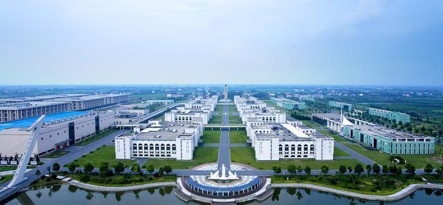 文 | 华商韬略 莫莉随着医药大佬徐镜人的意外离世,一直低调行事的