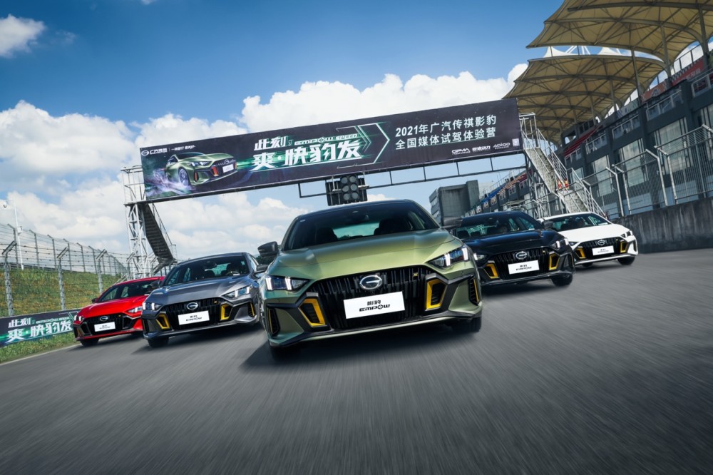 来自影豹的“灵魂拷问”：都有10万了，谁还买不了一辆跑车？