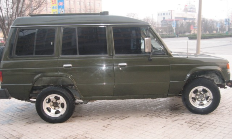 国内的帕杰罗l047军车,年代太久画质太渣敬请谅解