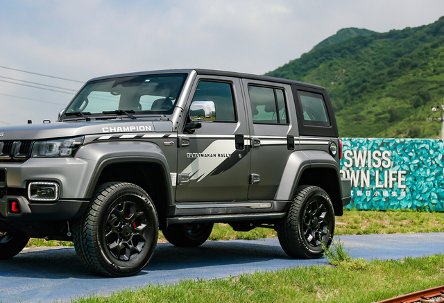 国产再添硬派越野！搭2.0T＋8AT配三把锁，吃92粗粮，下订送双鞋？