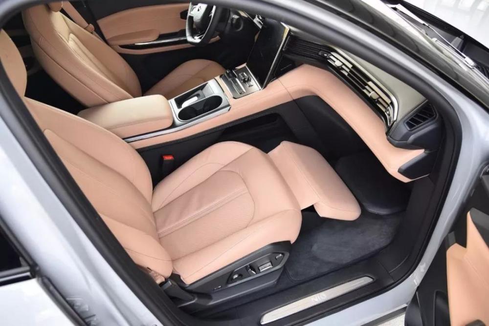 座椅被投诉 蔚来：不是设计缺陷，调整需付费