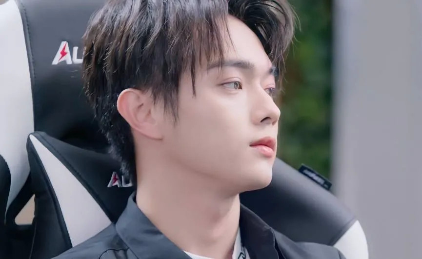 从白月光到胖头鱼许凯为何连续两部剧都遭遇冷嘲热讽