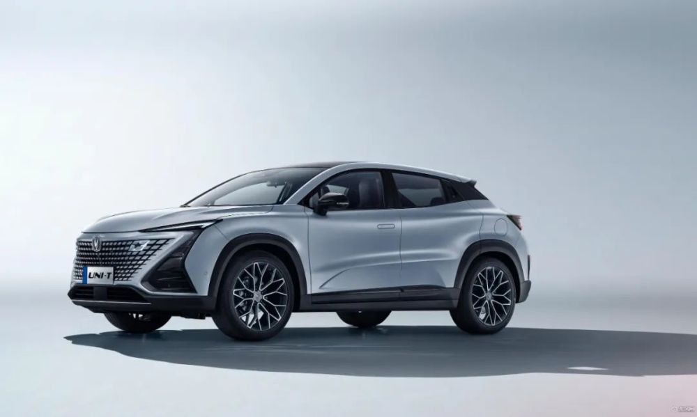 超燃新动力 炫酷机甲风格 新款长安UNI-T来袭