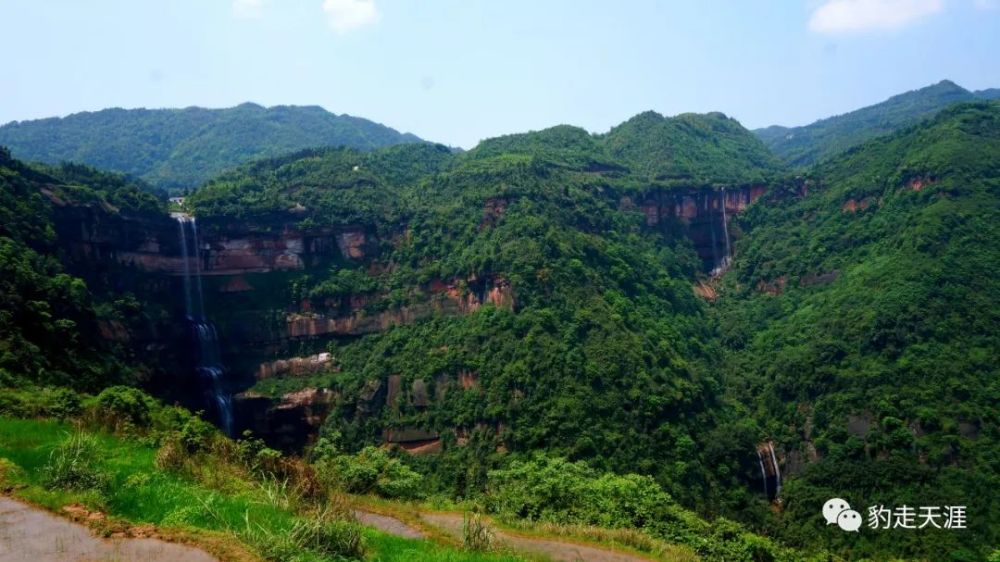 線路:從四川省瀘州市敘永縣龍鳳鎮(原興隆鎮撤併)出發,去水流巖有兩條