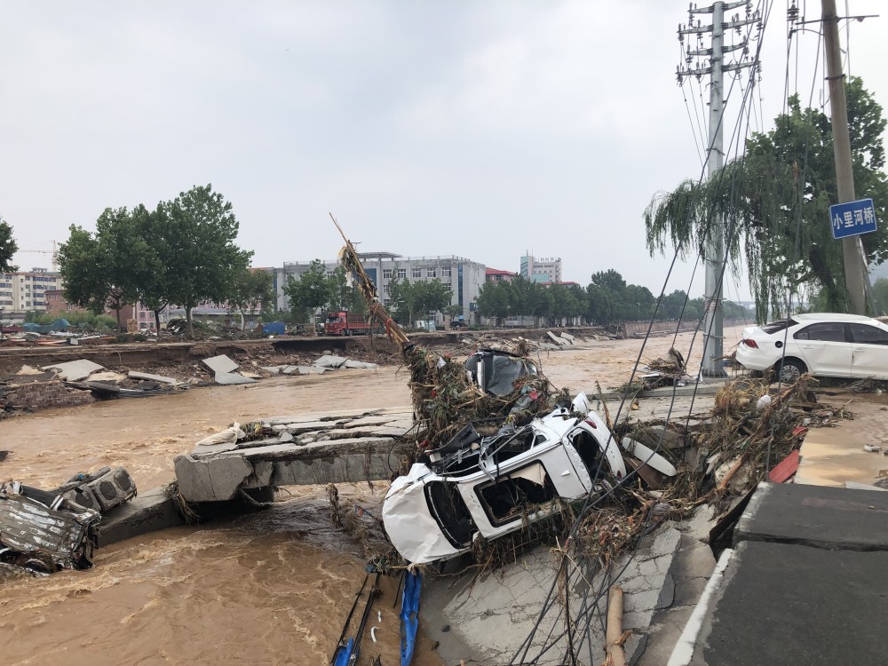 澎湃记者5地直击河南灾情:有地方断水断电已数日,仍有居民被困