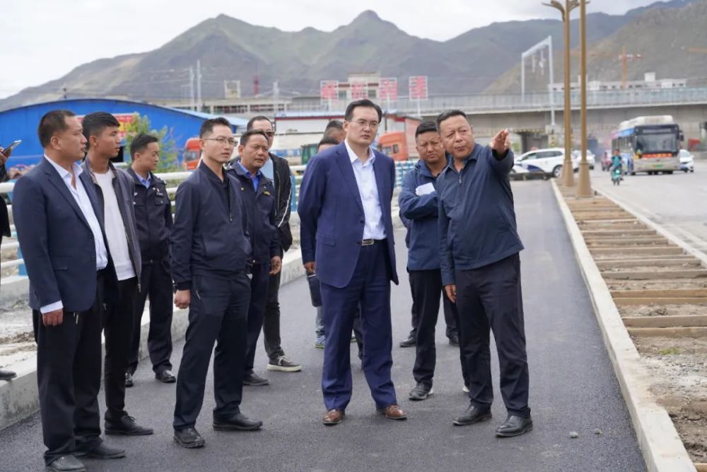 石运本一行实地考察四化和创城工作开展情况