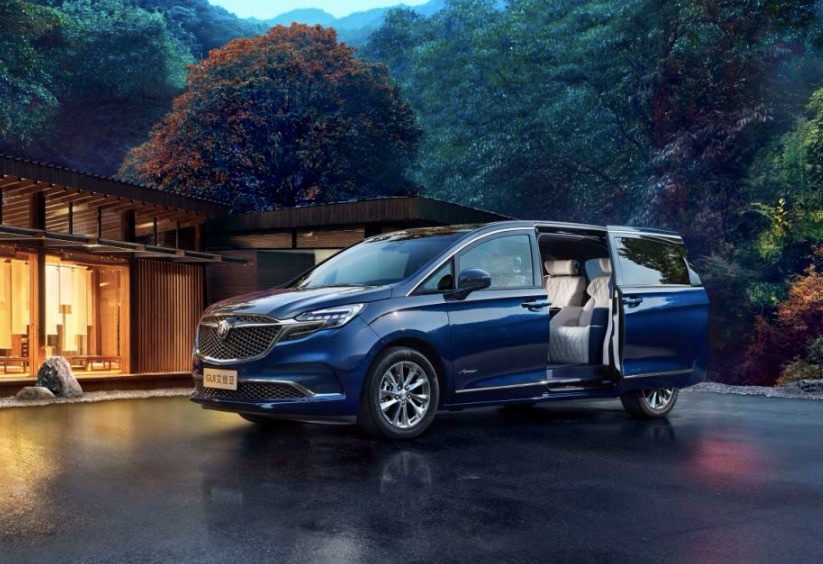 别克GL8进化论：从自我驱动到为用户驱动，高端MPV标准再度刷新