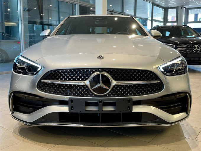 实锤小号“奔驰S”！全新奔驰C海外实拍，内饰大调整，又要火了？