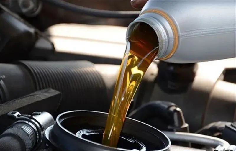 5000公里换一次机油是“扯淡”专家记住这个数，保住发动机