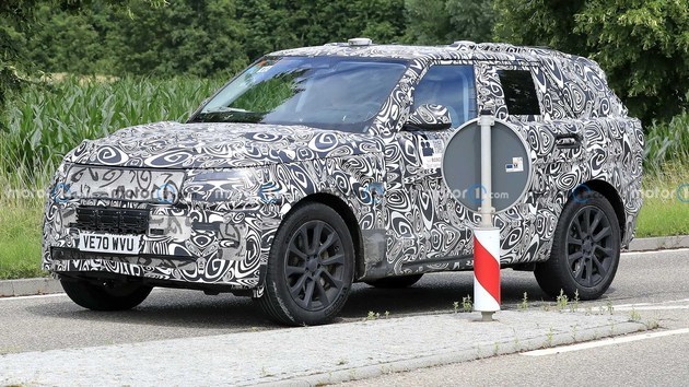 内外均升级，全新路虎揽胜运动版谍照曝光，预计2022年亮相