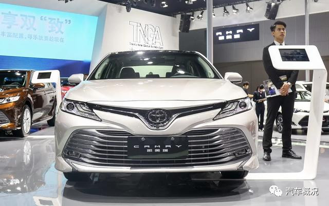 凯美瑞就是个奇葩，6AT减配成CVT之后，其销量不降反增！