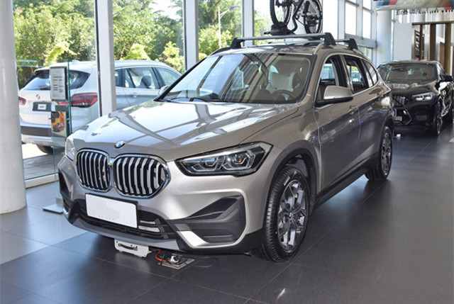 刚上市骂声一片，29万配三缸月销3986辆，国人的虚荣心有多强？