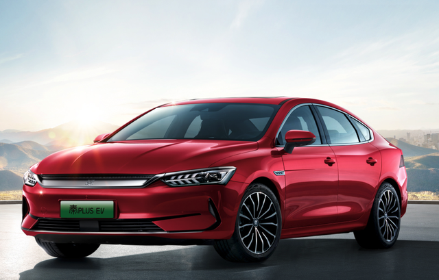 粤港澳车展上，秦PLUS EV与小鹏P5上演“神仙打架”，买谁都可以？