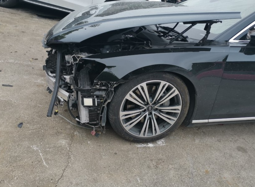 小伙花5万从拆车场买辆2019款奥迪A8L，变卖零件，净赚3万元