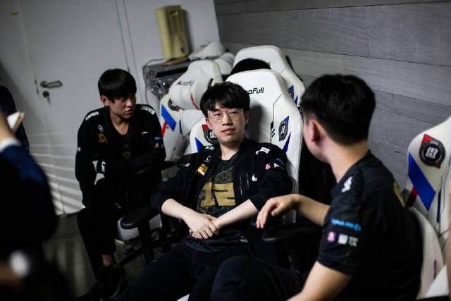 rng20零封up果子哥恐怖细节解说都没发现被秀到头皮发麻