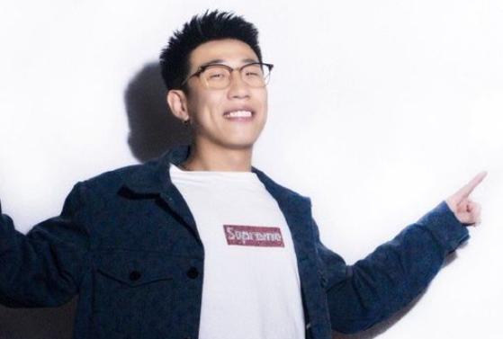 虎牙户外主播"在石250"斥资800w购豪车!称:"全国仅10辆!"_腾讯新闻