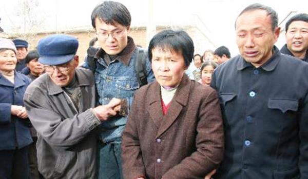 那位感动中国的支教老师曾刺痛大众眼睛已任县领导近3年