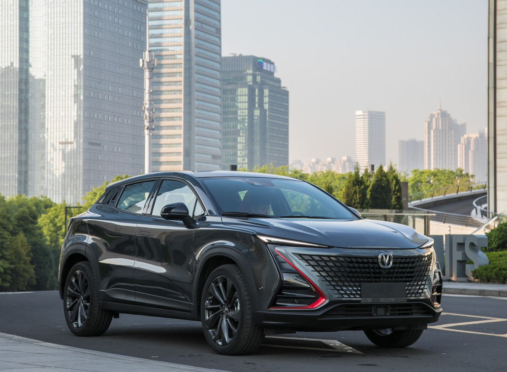 竞争领克01，比雷克萨斯还犀利，全车多处熏黑，配1.5T，才13万多