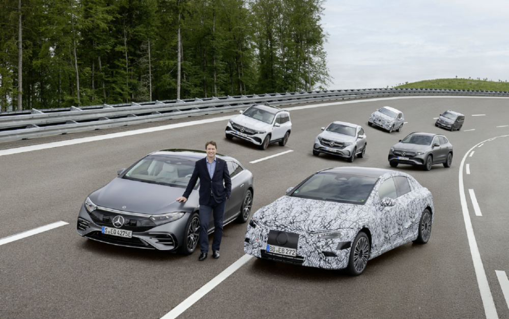 奔驰投身全面电动时代，加速转型力促电动汽车应用拐点提前而来