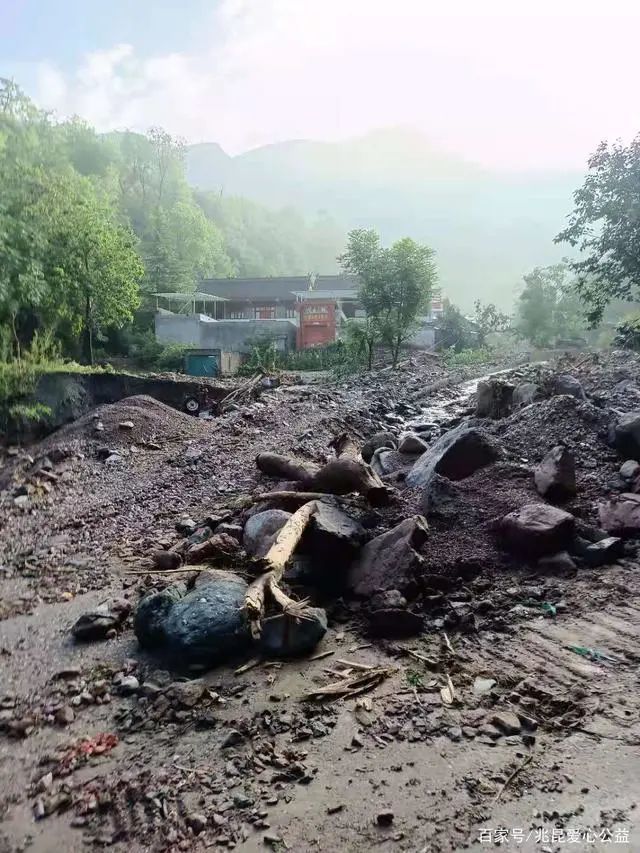 驰援河南,风雨同舟!我们与受灾尘肺病农民在一起