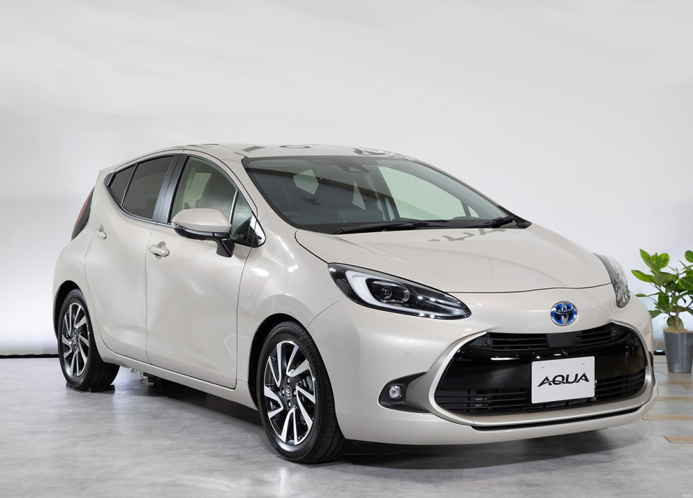 丰田打造的新款省油小车，外观很年轻运动，五门五座，油耗2.8L