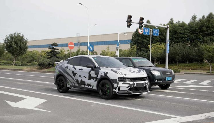 国产新能SUV来袭！领克05＋路试曝光，外观造型激进，售价或26万起