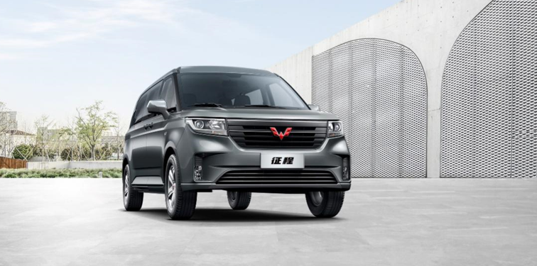 五菱又出新车了，打造超大号宽体商务车，长5米1多，还有双拼色