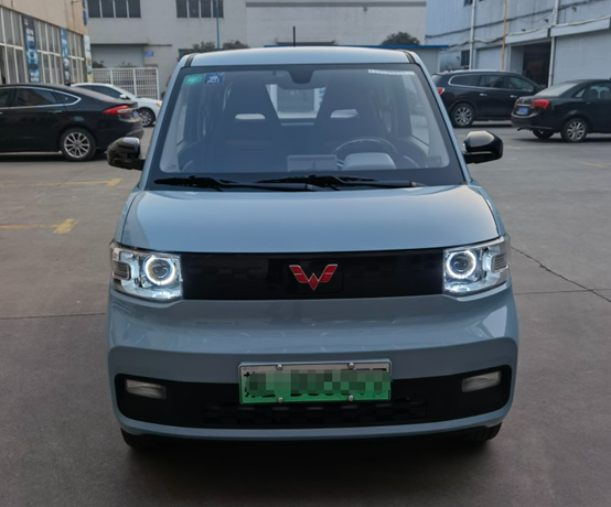 充电一次开一星期，大街小巷都行驶，2万多开走，一公里电耗5分钱