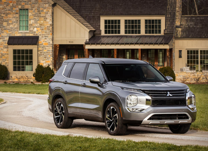 三菱新款欧蓝德亮相，焕然一新，2.5L＋四驱，都说本田CRV买早了