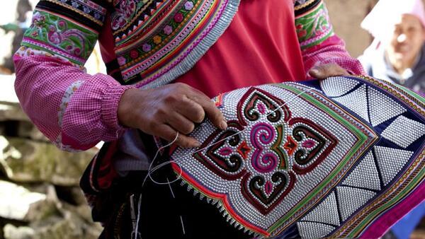 哈尼族有何特色风俗作为古代羌族的后裔其习俗独具历史韵味