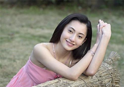他畏罪潜逃16年,被抓时身家上亿,还娶了4个老婆生了12个孩子