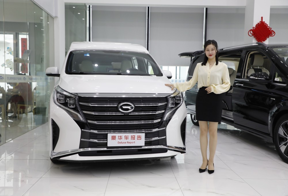 为什么高顶版的奔驰V级威霆和广汽传祺M8，你在4S店买不到？