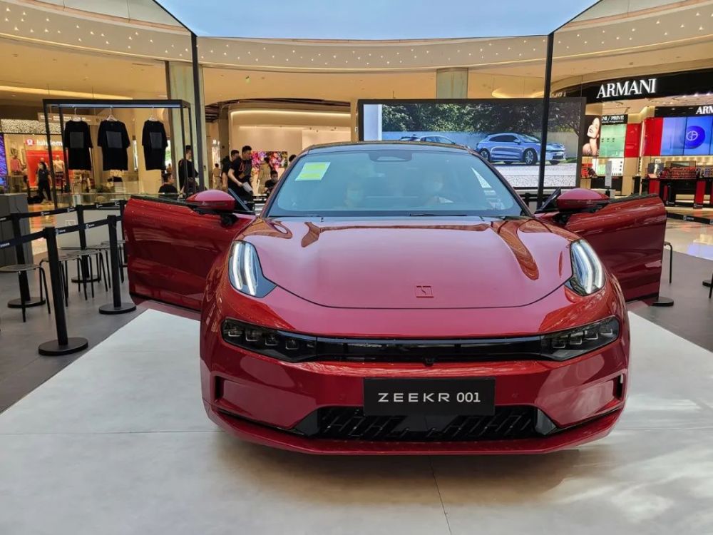 从全网叫好到骂声一片，极氪犯了什么大忌？