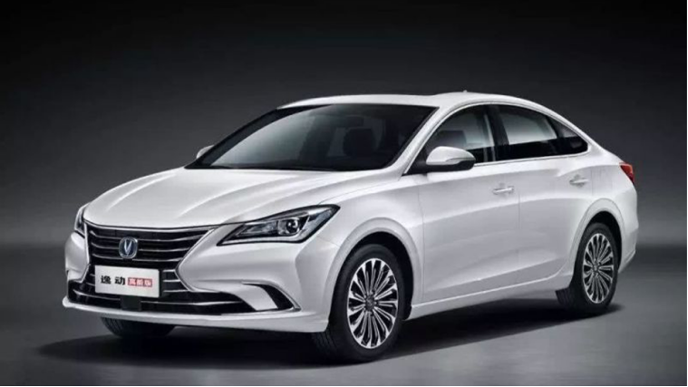 挤进紧凑级汽车销量榜前十的长安逸动PLUS，实力有几分？