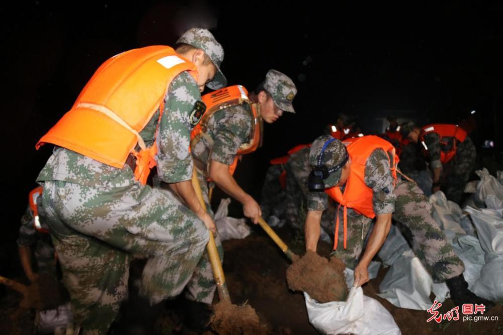 光明图刊救灾撤离驰援我们在行动