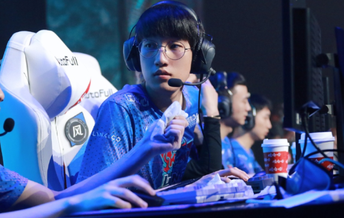 宁王直播谈s9打野选手 坦言tarzan被夸大了 小天才是第一打野 全网搜